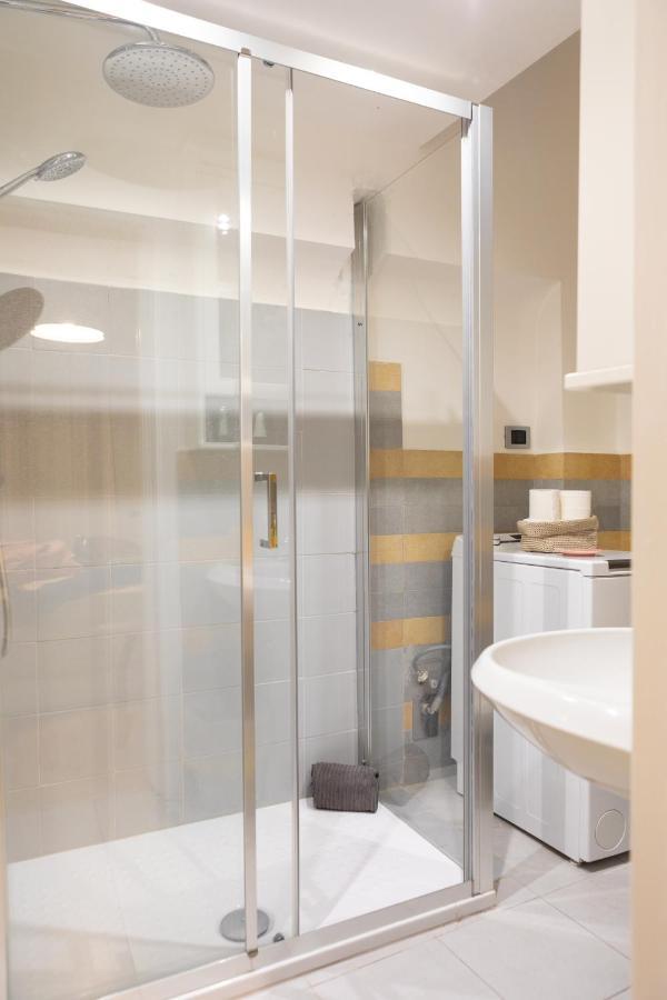 Xenia Apartments - Enjoy Porta Venezia In Modern Apt- 10 Min From Duomo Милан Экстерьер фото
