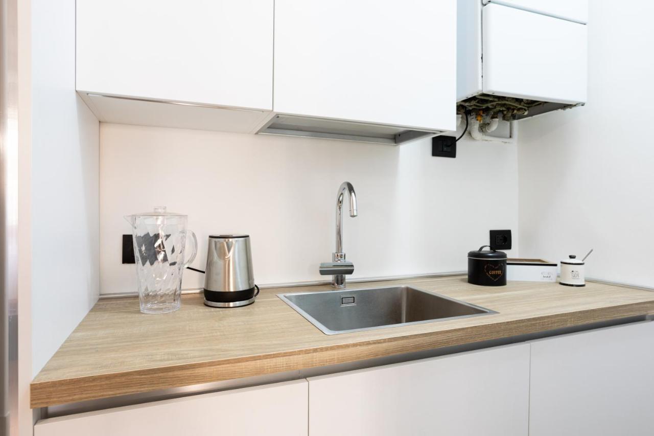 Xenia Apartments - Enjoy Porta Venezia In Modern Apt- 10 Min From Duomo Милан Экстерьер фото