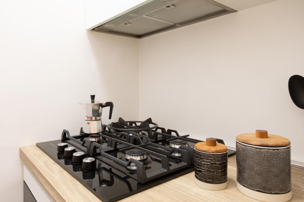 Xenia Apartments - Enjoy Porta Venezia In Modern Apt- 10 Min From Duomo Милан Экстерьер фото