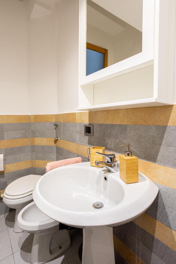 Xenia Apartments - Enjoy Porta Venezia In Modern Apt- 10 Min From Duomo Милан Экстерьер фото